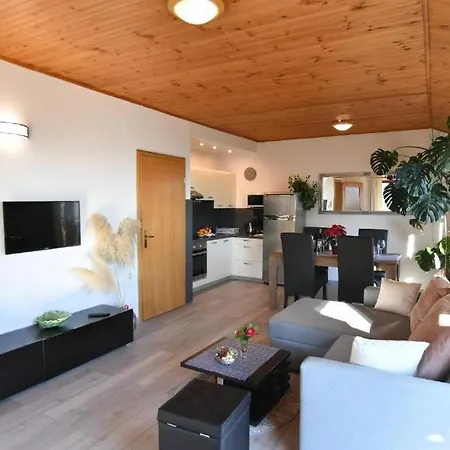 Appartement For Families With Children Opatija - Pobri, Opatija - 7890 Matulji