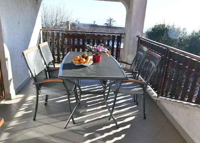 Apartament For Families With Children Opatija - Pobri, Opatija - 7890 Matulji